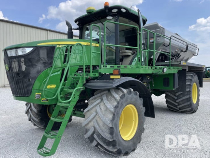 2021-john-deere-f4365-image-2