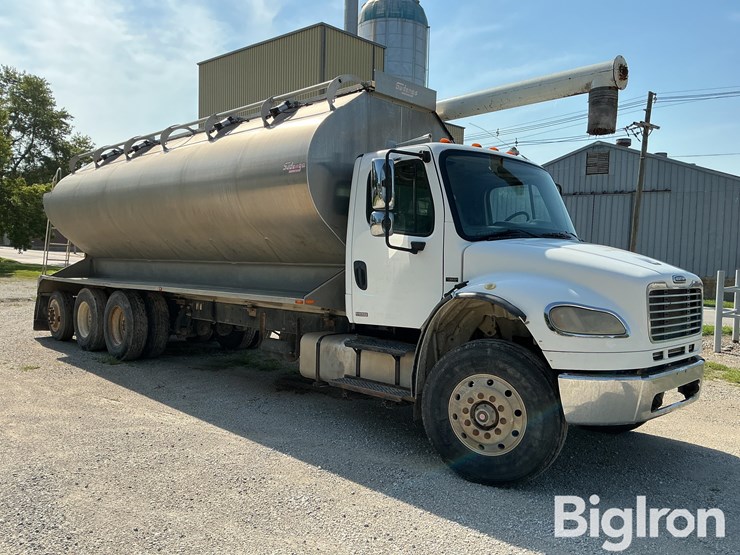 2006-freightliner-m106-t/a-bulk-feed-truck-image-3