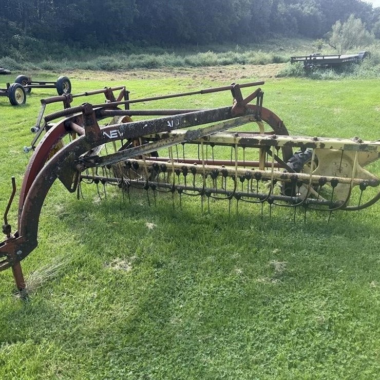 NEW HOLLAND 256