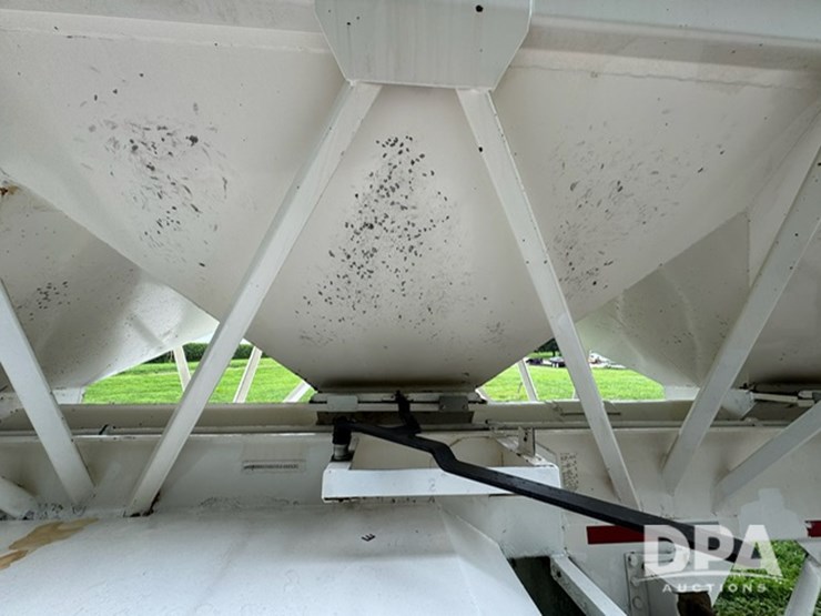 2015-ray-man-dry-fertilizer-trailer-(ed5162)-image-18
