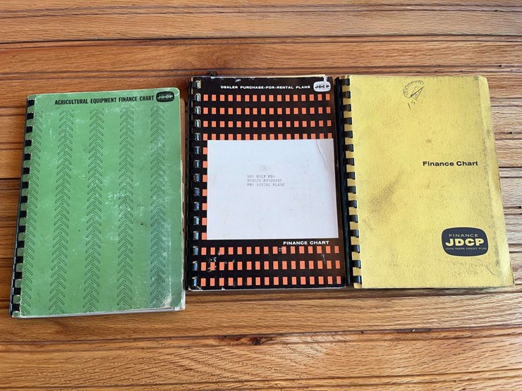 (3)-john-deere-finance-chart-booklets-image-1