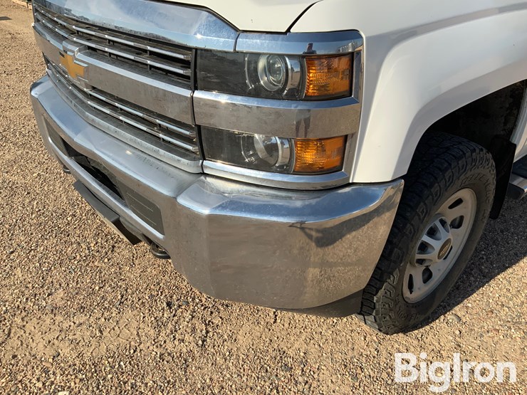 2017-chevrolet-3500hd-image-13
