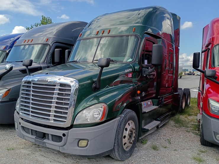 2017-freightliner-cascadia-125-image-1