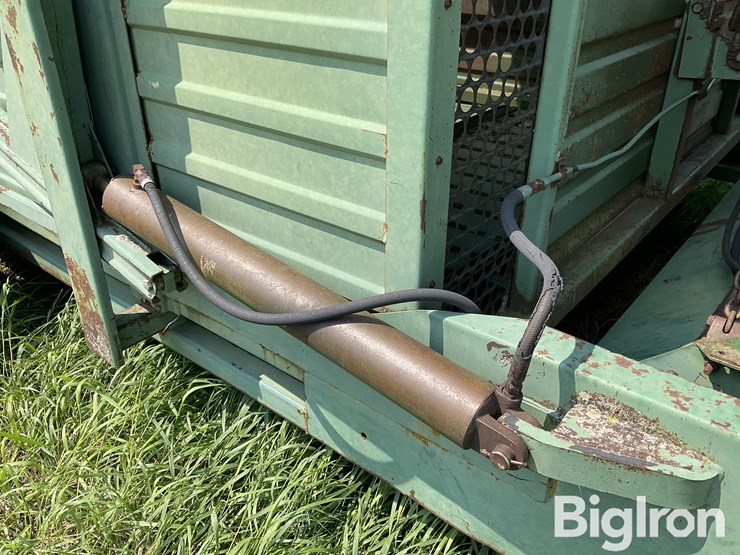 john-deere-200-image-15