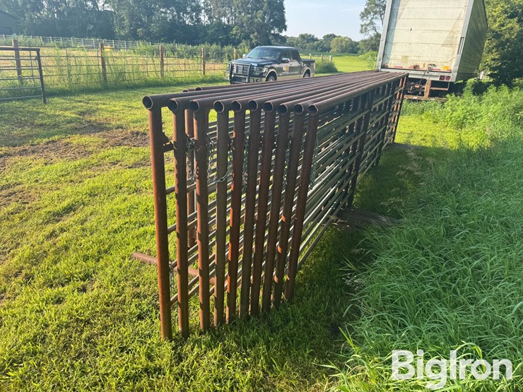 freestanding-panels-w/gate-image-8