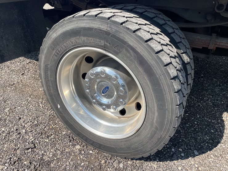 2016-ford-f550-image-57