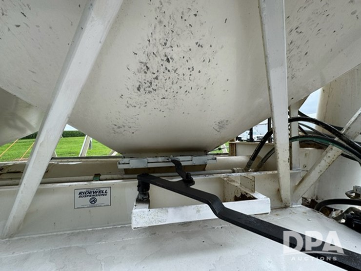 2015-ray-man-dry-fertilizer-trailer-(ed5162)-image-13