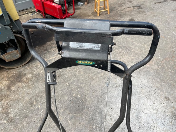 ryan-18"-walk-behind-aerator-image-4