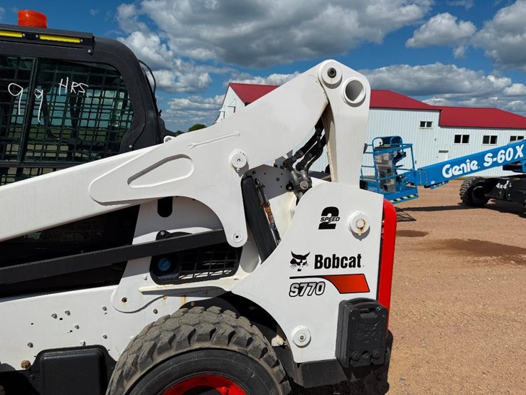2018-bobcat-s770-image-11
