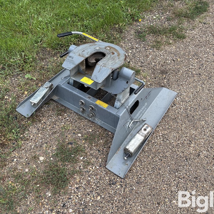 B&W Companion 5th Wheel Hitch