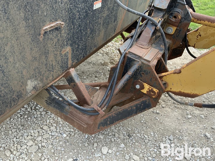 caterpillar-938f-image-15