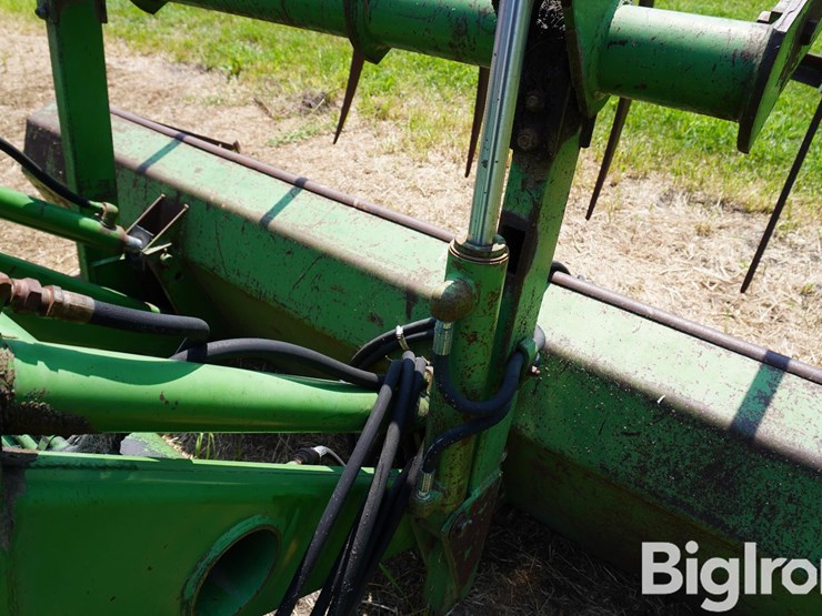 john-deere-148-image-15