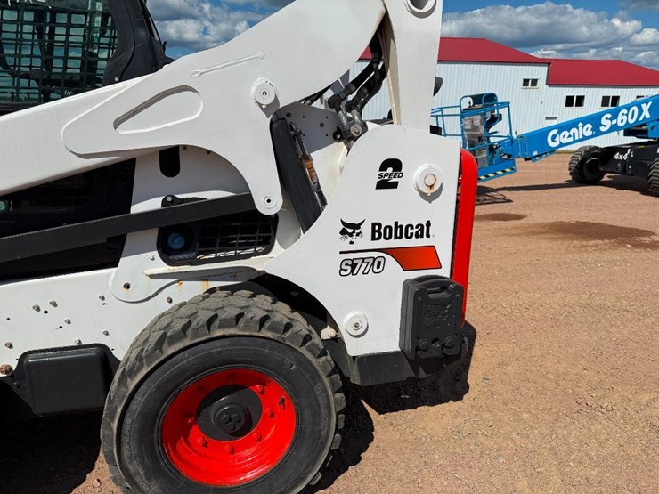 2018-bobcat-s770-image-10
