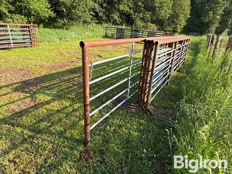 freestanding-panels-w/gate-image-6