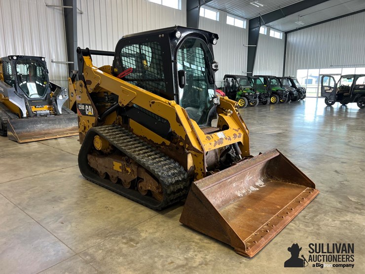 2014-caterpillar-259d-image-3
