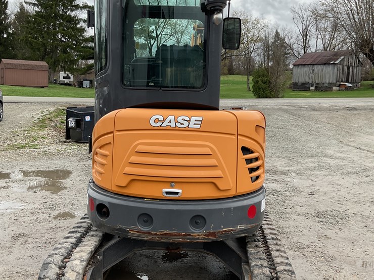 2015-case-cx37c-image-5