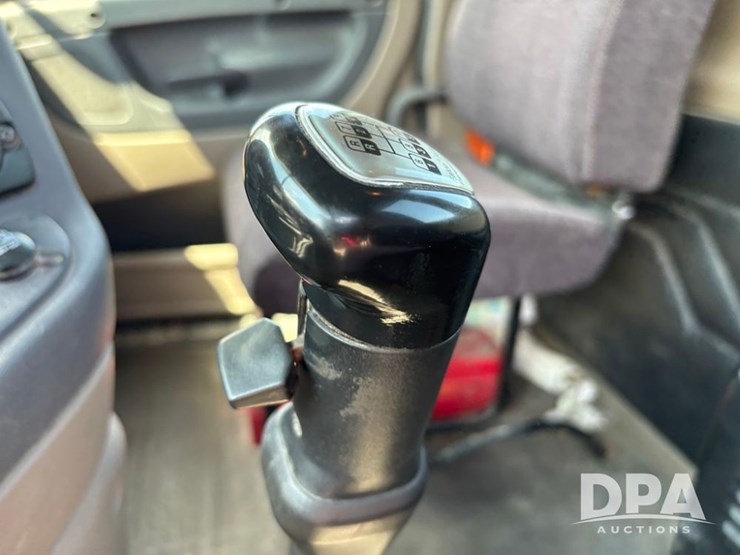2013-freightliner-truck-(dr11874-unit-771)-image-39