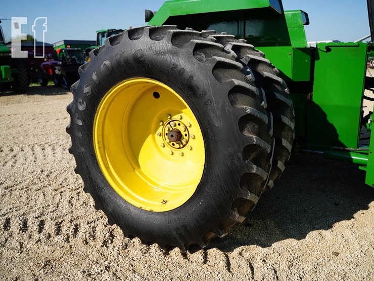 1990-john-deere-8760-image-26