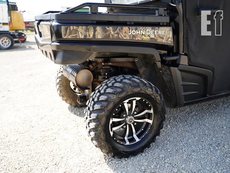 2017-john-deere-gator-image-16
