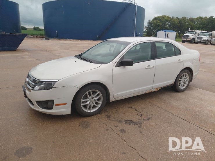 2012-ford-fusion-(pz13777)-image-1