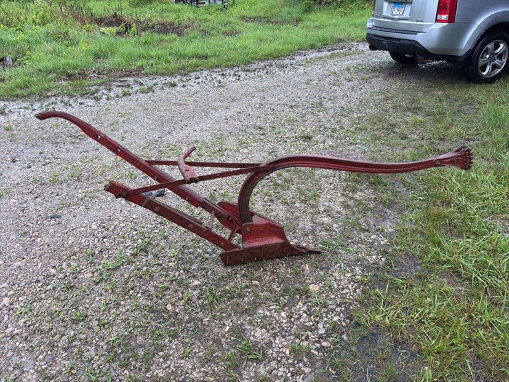 oliver-9”-horse-drawn-plow-image-2