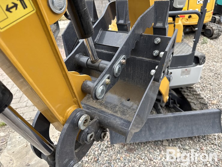 2025-ir-ire20-mini-excavator-image-13