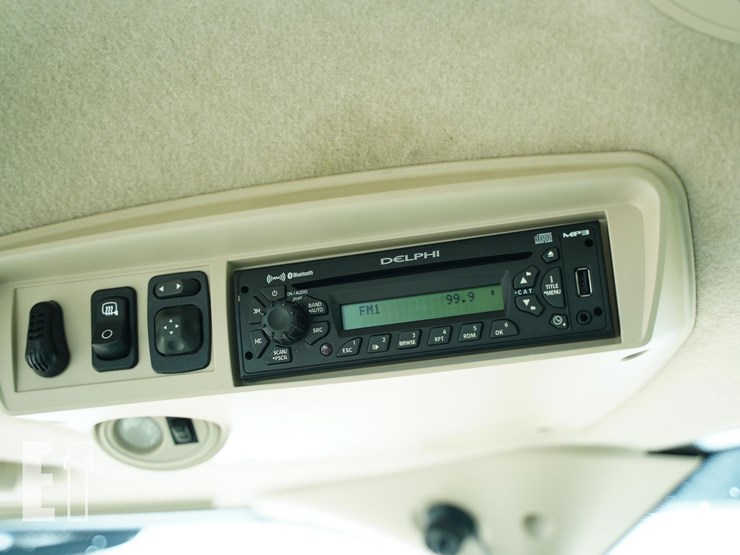 2012-john-deere-s680-image-51