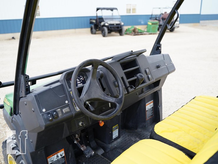 2019-john-deere-gator-xuv-835m-image-24