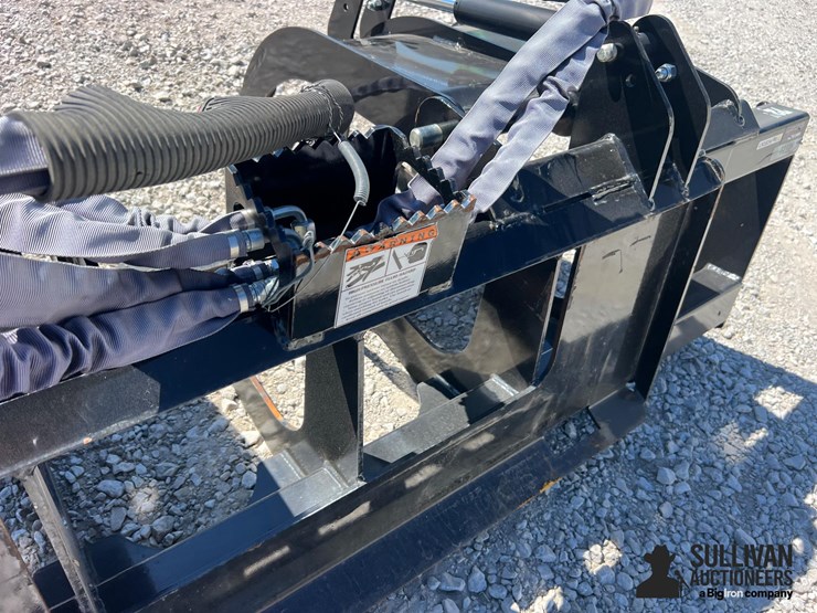 legend-72”-compact-skid-steer-grapple-image-16