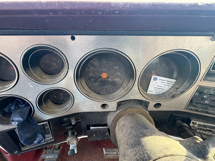 #88-•-#25032-•-1983-gmc-c/k-4x4-t/a-crew-cab-4x4-work-bed-truck-vin:-1gdjk33w0ds511665-image-44