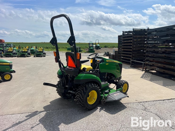 2016-john-deere-1025r-image-5
