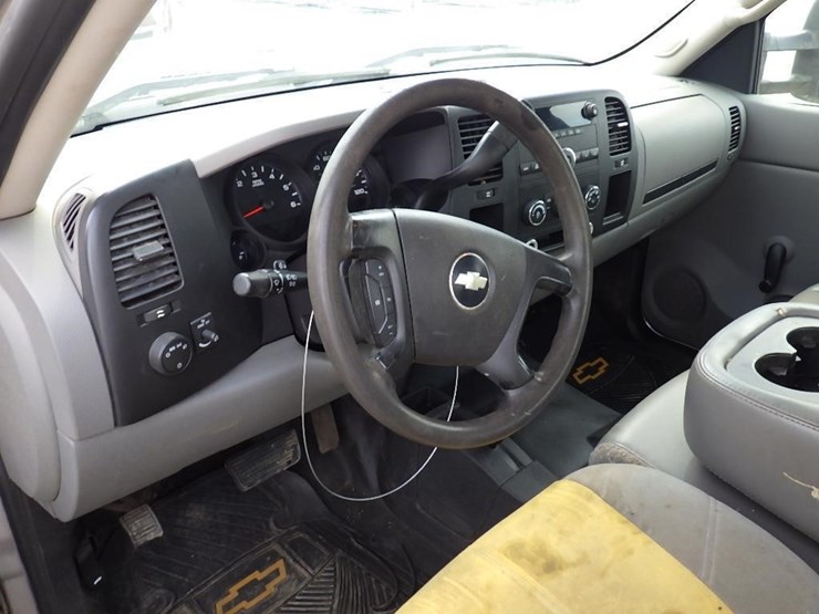 2008-chevrolet-silverado-image-18