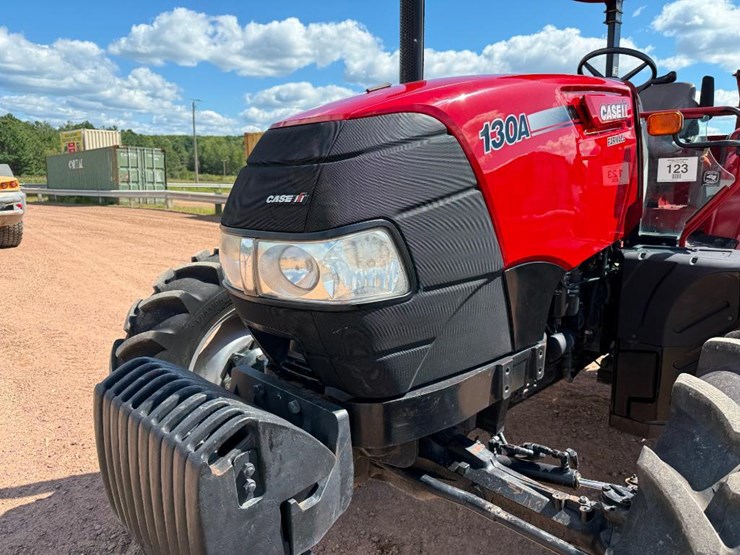 2016-case-ih-farmall-130a-image-15