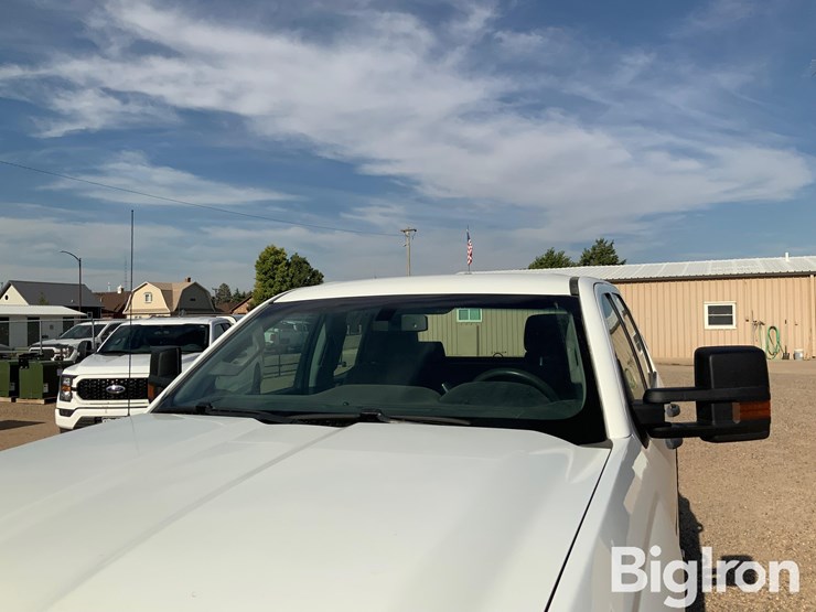 2017-chevrolet-3500hd-image-17