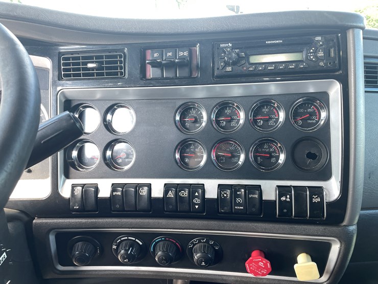 2012-kenworth-t660-image-52