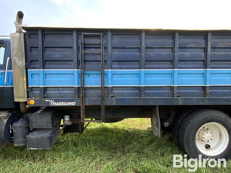 1973-gmc-9500-image-12