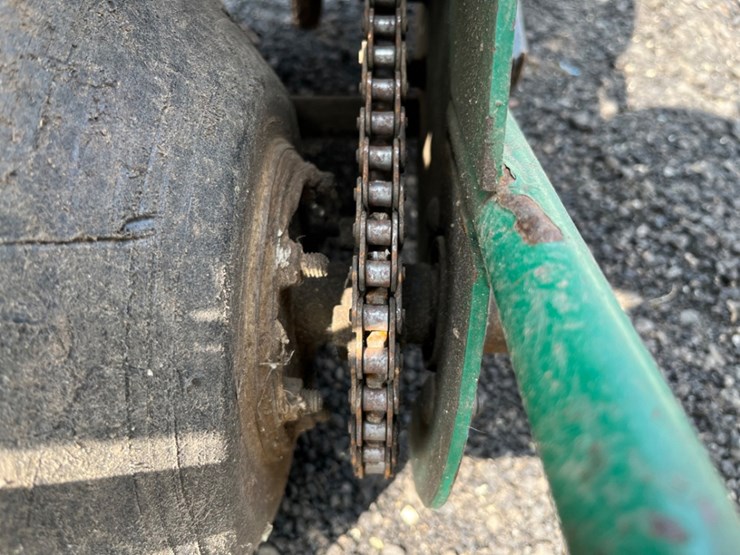 ryan-18"-walk-behind-aerator-image-8