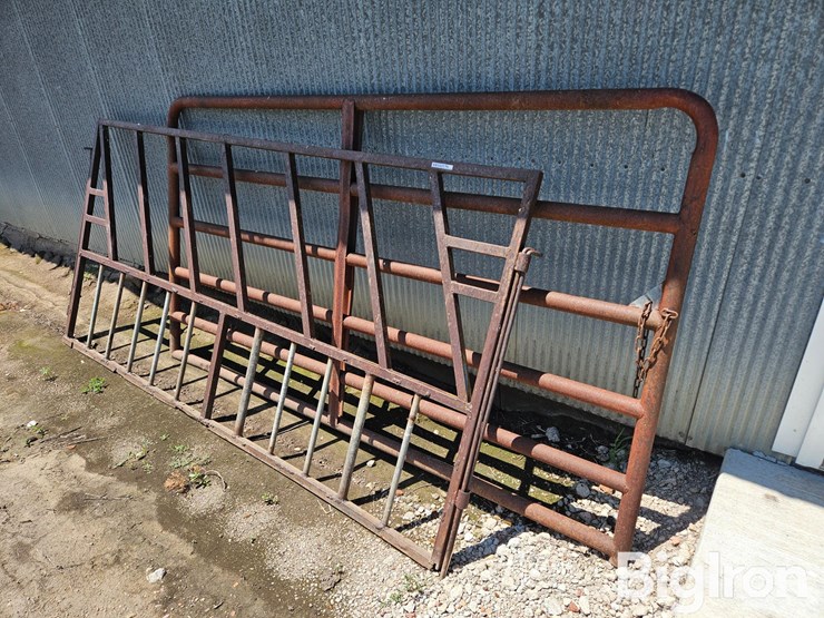 fence-line-hay-feeder-&-heavy-duty-gate-image-1