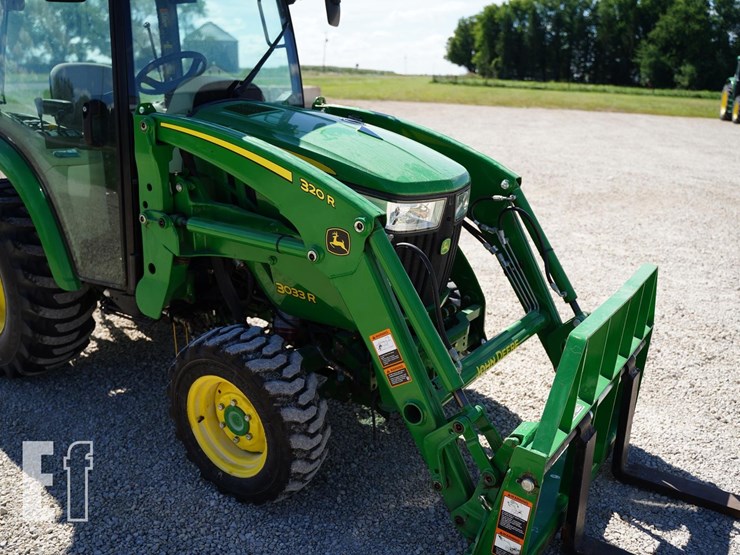 2014-john-deere-3033r-image-11