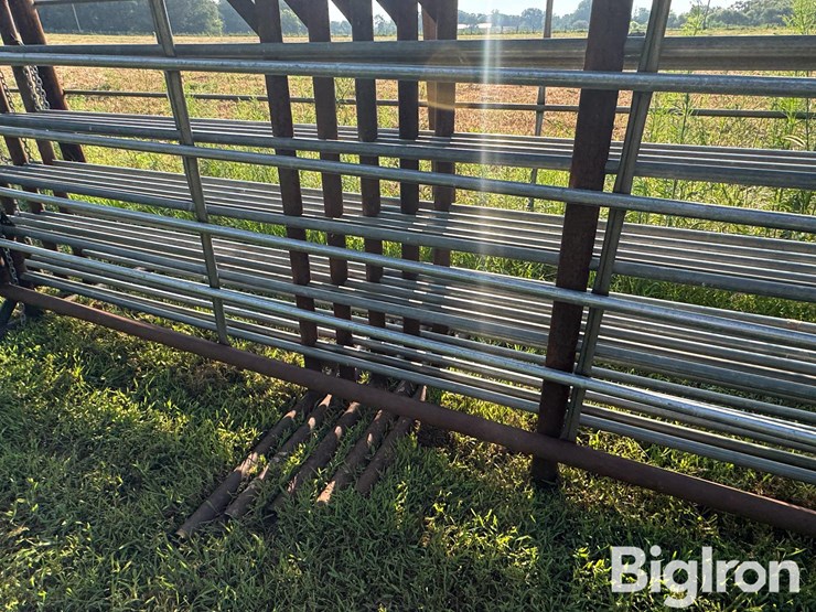 freestanding-panels-w/gate-image-17