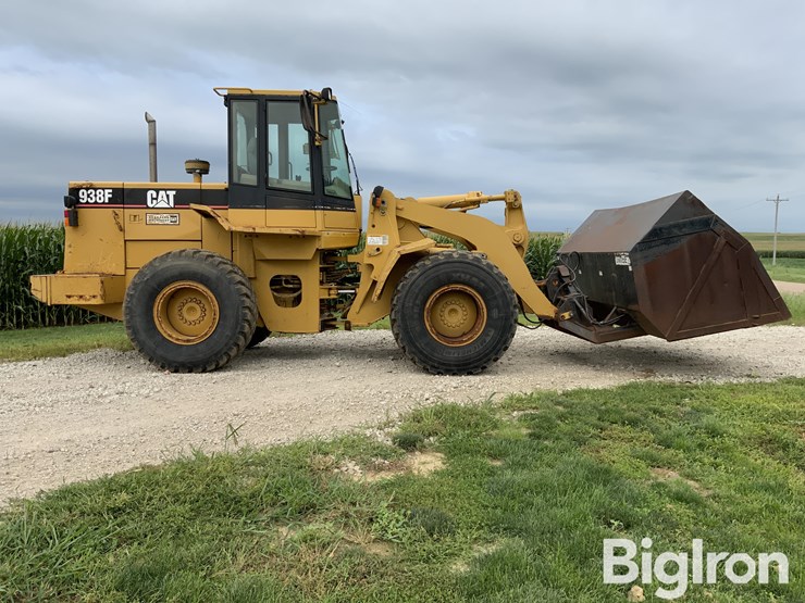 caterpillar-938f-image-4