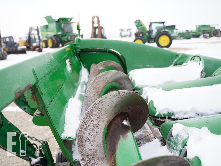 2010-john-deere-608c-image-16