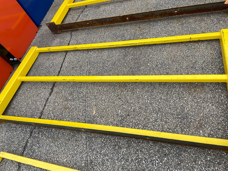 #8047-•-heavy-duty-safety-guardrail-(o9)-image-3
