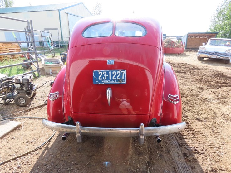 1940-ford-deluxe-2dr-sedan-image-6