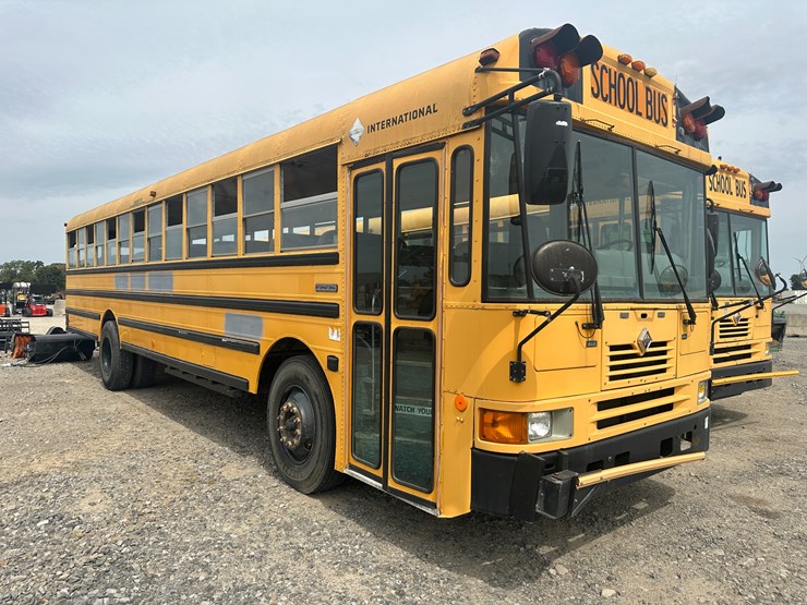 #21-•-#23872-•-2002-international-genesis-school-bus-vin:-1hvbgaan22a916951-image-2