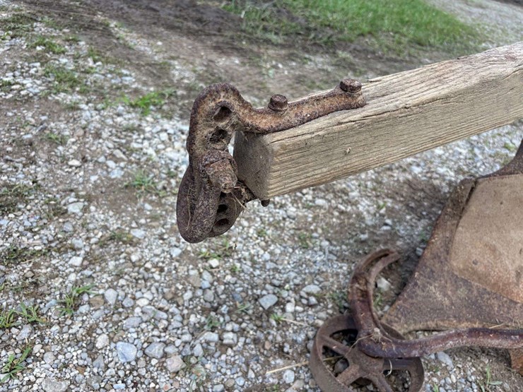 oliver-10”-walking-plow-image-4
