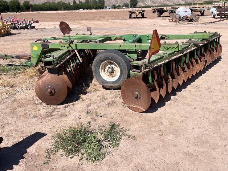 john-deere-425-image-1