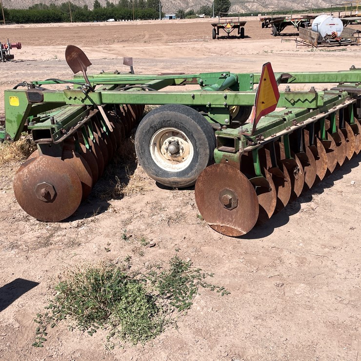 JOHN DEERE 425