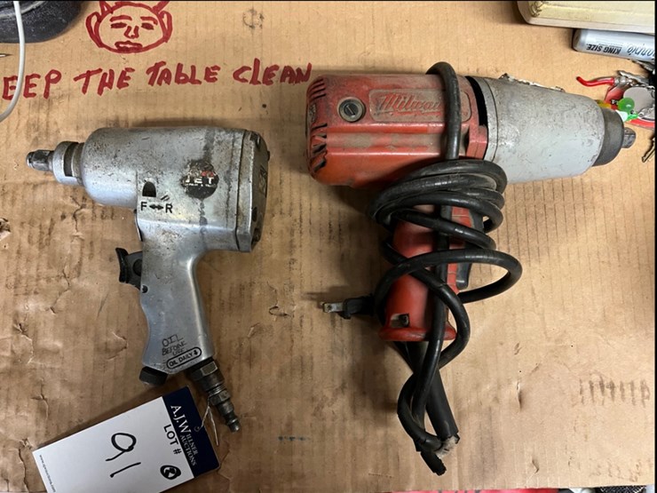 group-of-(2)-ass't-1/2"-impact-wrenches-image-2
