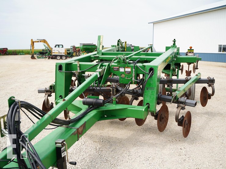 2005-john-deere-2700-image-10
